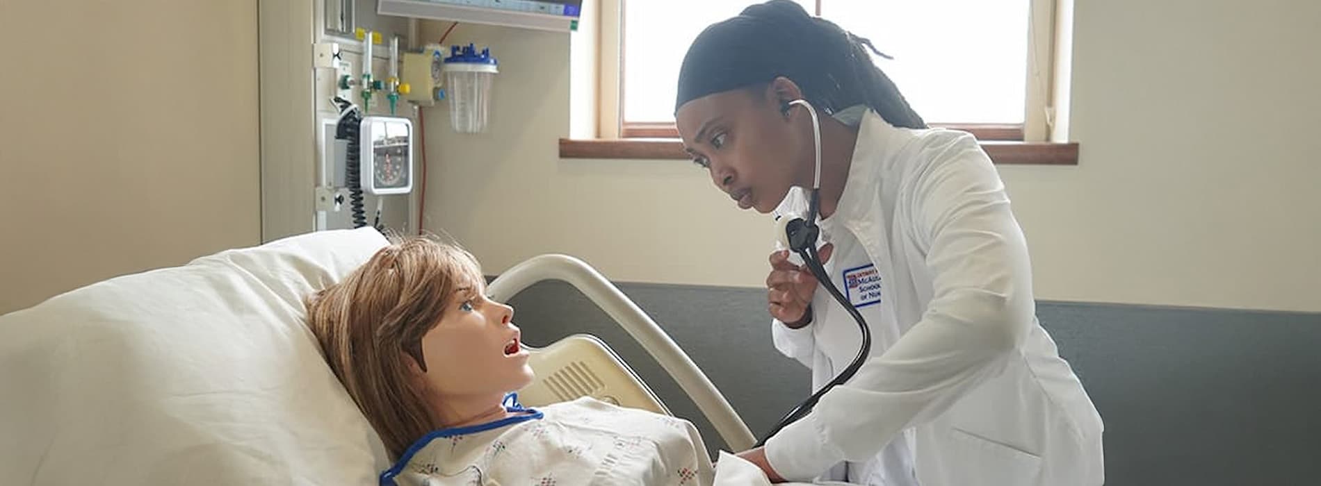 Nursing student work with a simulation dummy